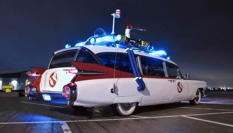 На каком авто ездили Охотники за привидениями: Cadillac ECTO-1 1959 года.