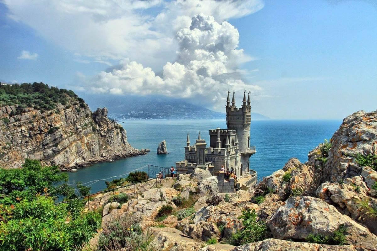 11 апреля — День Конституции Республики Крым